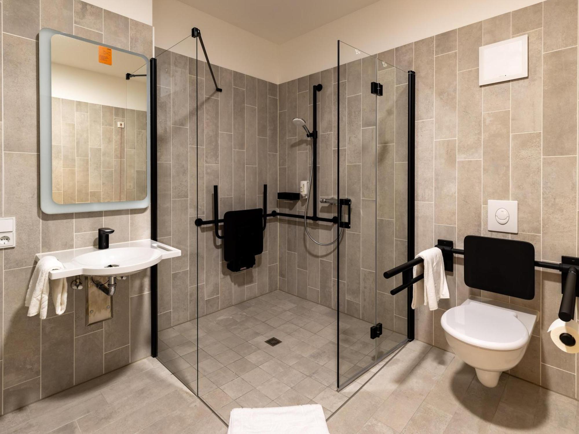 B&B Hotel Idar-Oberstein Bagian luar foto